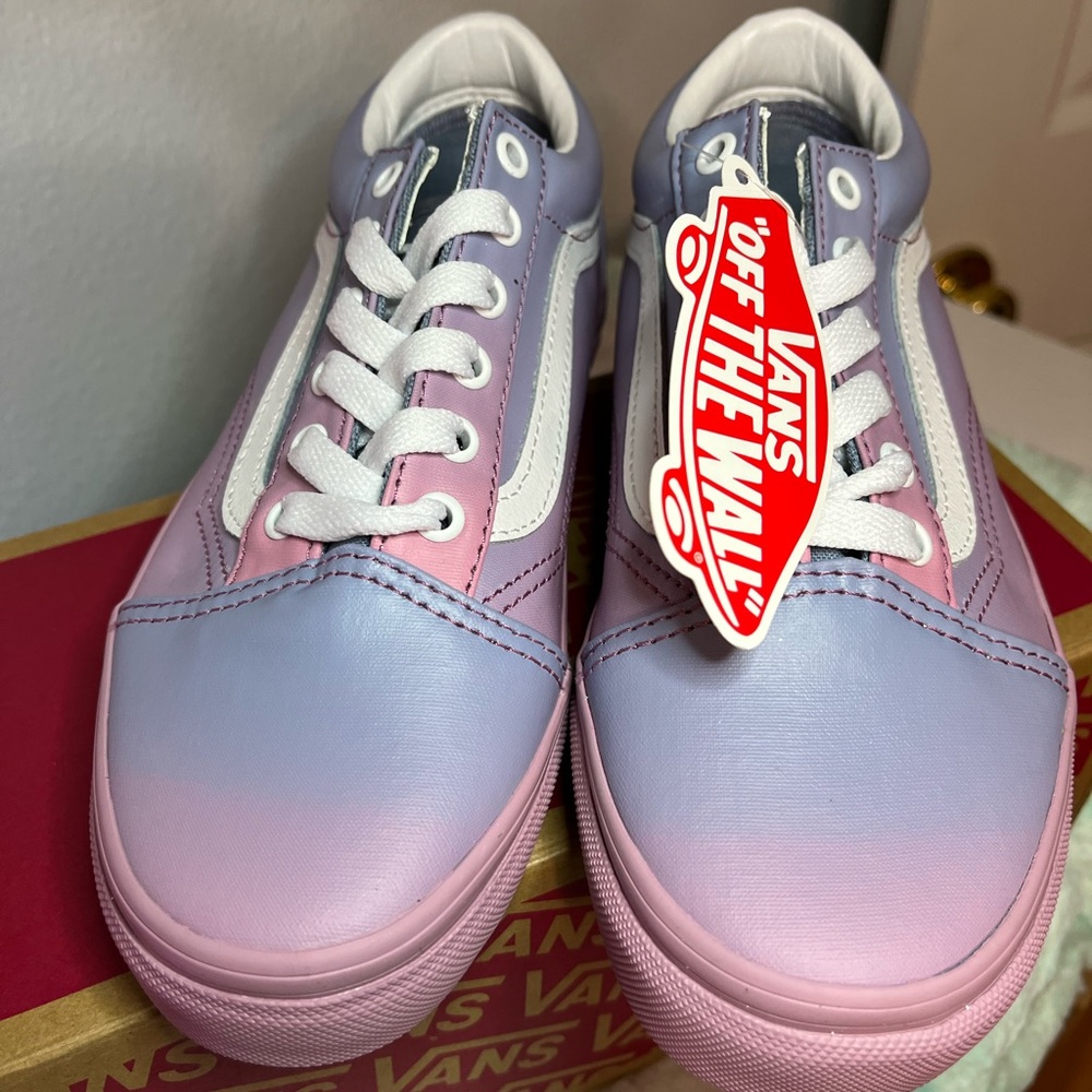 Vans - Picture 2 of 4